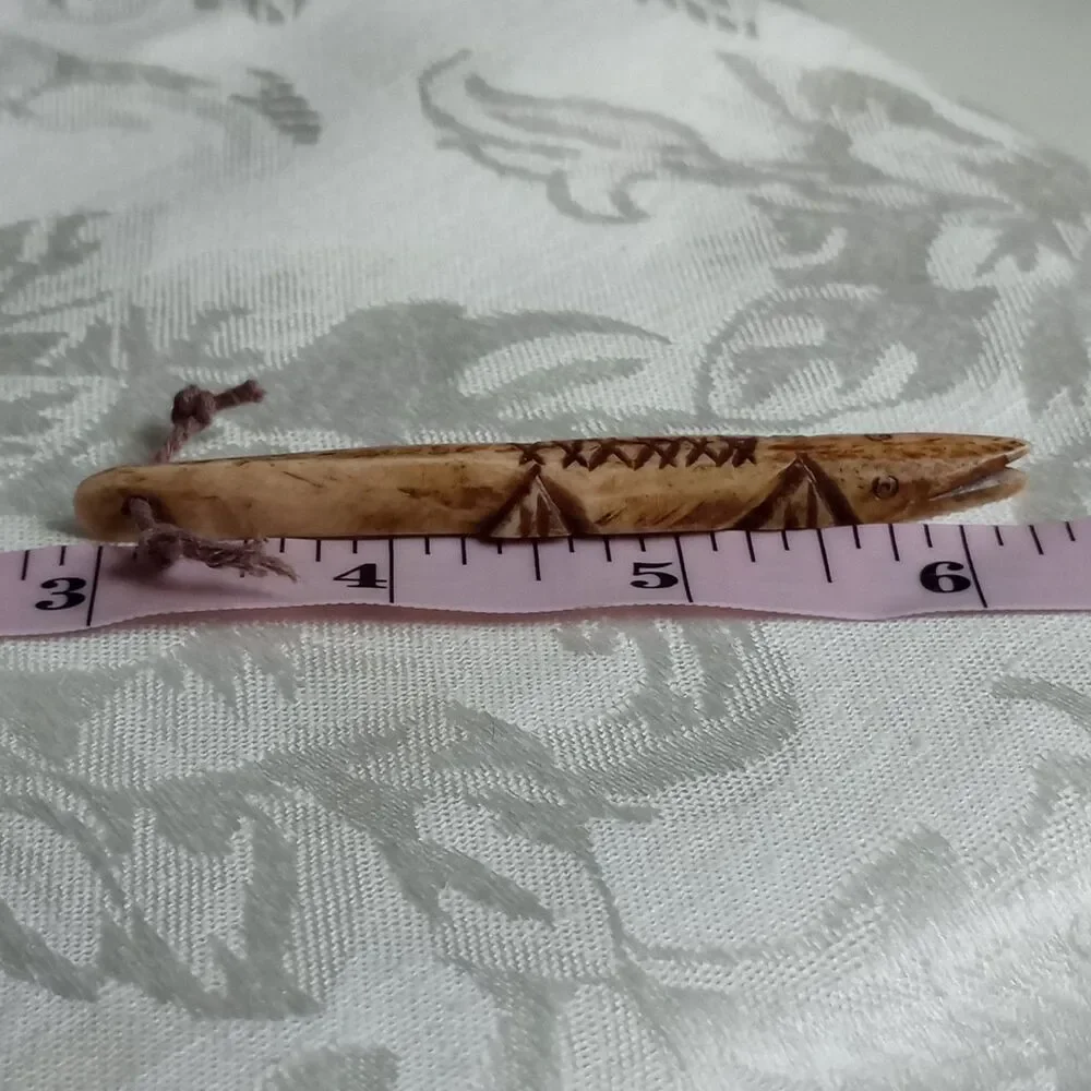 Vintage ooak Hand Carved crocodile Alligator pendant 3.5